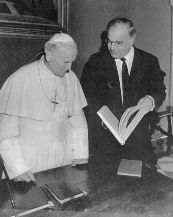 Framed Print : Helmut Kohl Showing a Book to Pope John Paul II Framed Print : Helmut Kohl Showing a Book to Pope John Paul II
