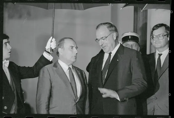 Framed Print : Helmut Kohl Speaking with Francois Mitterrand Framed Print : Helmut Kohl Speaking with Francois Mitterrand
