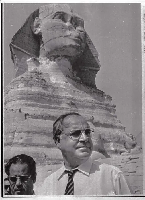 Framed Print : Helmut Kohl at the Sphinx Framed Print : Helmut Kohl at the Sphinx