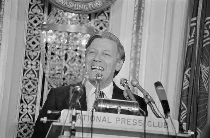 Framed Print : Helmut Schmidt Addressing the National Press Club Framed Print : Helmut Schmidt Addressing the National Press Club