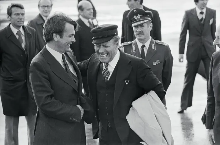 Framed Print : Helmut Schmidt Laughing with Dr. David Owen Framed Print : Helmut Schmidt Laughing with Dr. David Owen