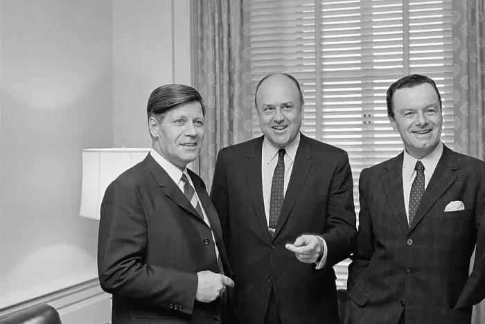 Framed Print : Helmut Schmidt with Melvin Laird and Rolf Pauls Framed Print : Helmut Schmidt with Melvin Laird and Rolf Pauls