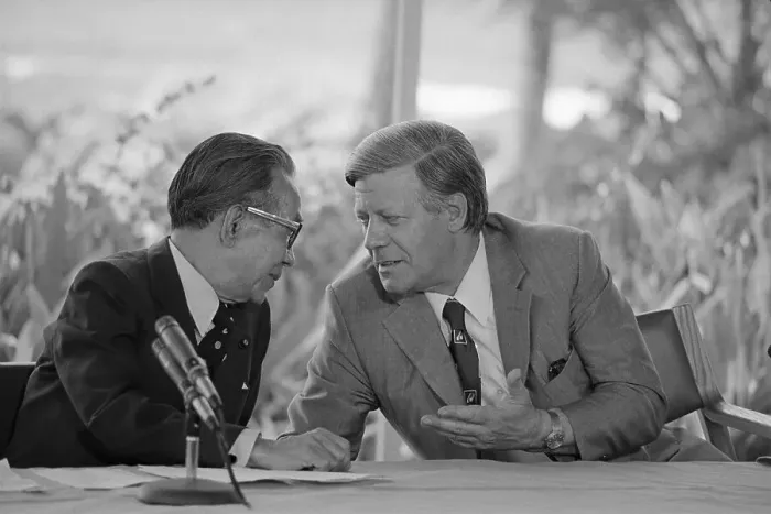 Framed Print : Helmut Schmidt and Takeo Miki Talking Closely