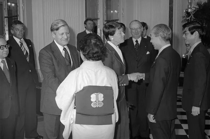 Framed Print : Helmut Schmidt and Wife Being Greeted Framed Print : Helmut Schmidt and Wife Being Greeted