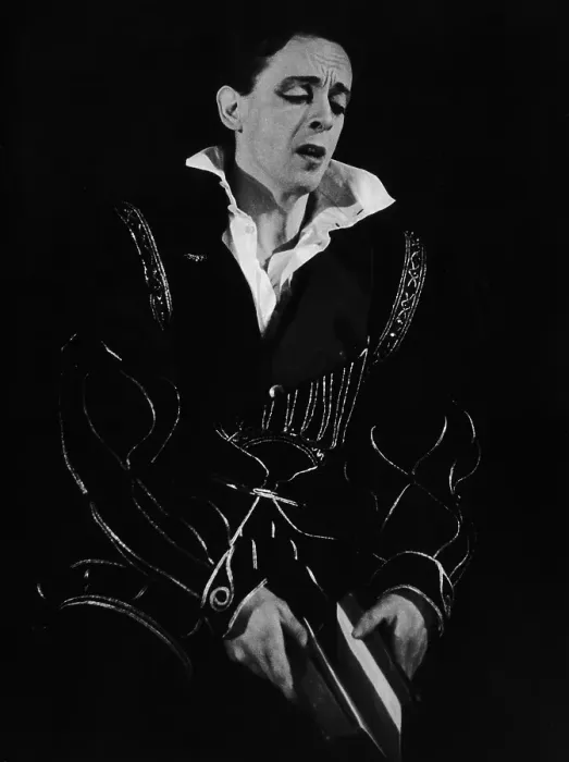 Framed Print : Helpmann's Hamlet Framed Print : Helpmann's Hamlet