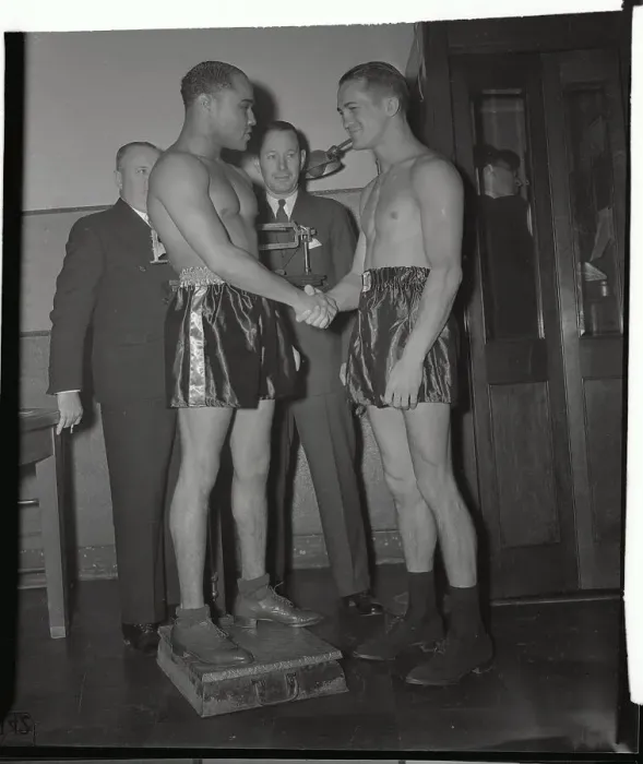 Framed Print : Henry Armstrong and Fritzie Zivic Shaking Hands at Weigh In Framed Print : Henry Armstrong and Fritzie Zivic Shaking Hands at Weigh In