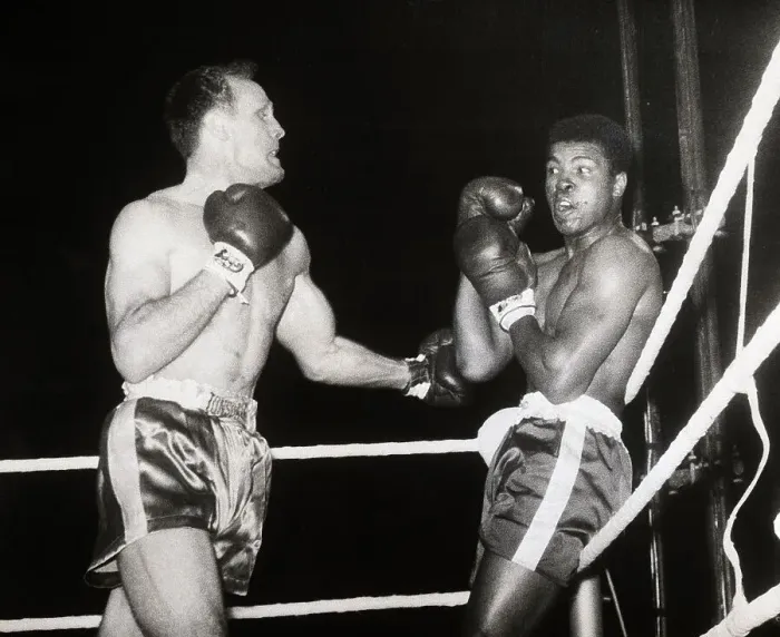 Framed Print : Henry Cooper Pinning Muhammad Ali on the Ropes Framed Print : Henry Cooper Pinning Muhammad Ali on the Ropes