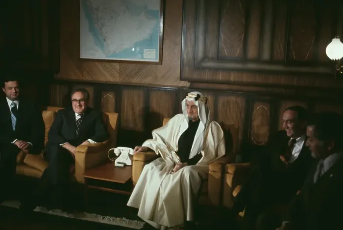 Framed Print : Henry Kissinger With King Faisal Of Saudi Arabia