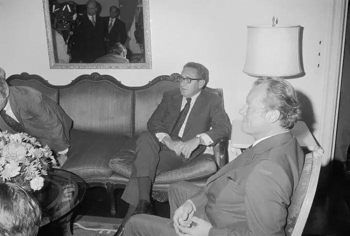 Framed Print : Henry Kissinger and Willy Brandt Framed Print : Henry Kissinger and Willy Brandt