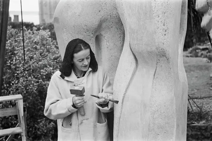 Framed Print : Hepworth Working On Contrapuntal Forms Framed Print : Hepworth Working On Contrapuntal Forms