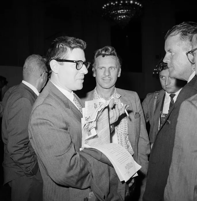 : Herbert Stempel Chats with Reporters : Herbert Stempel Chats with Reporters