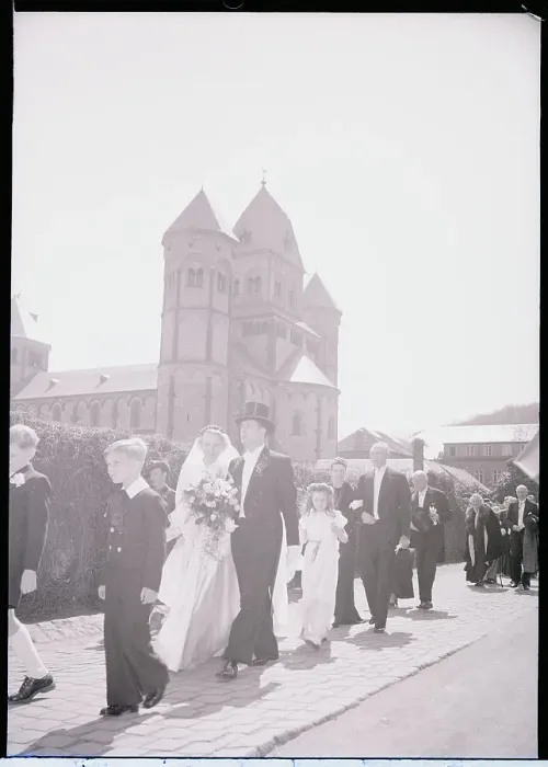 Framed Print : Hermann and Libeth Wehrhahn with Wedding Party Framed Print : Hermann and Libeth Wehrhahn with Wedding Party