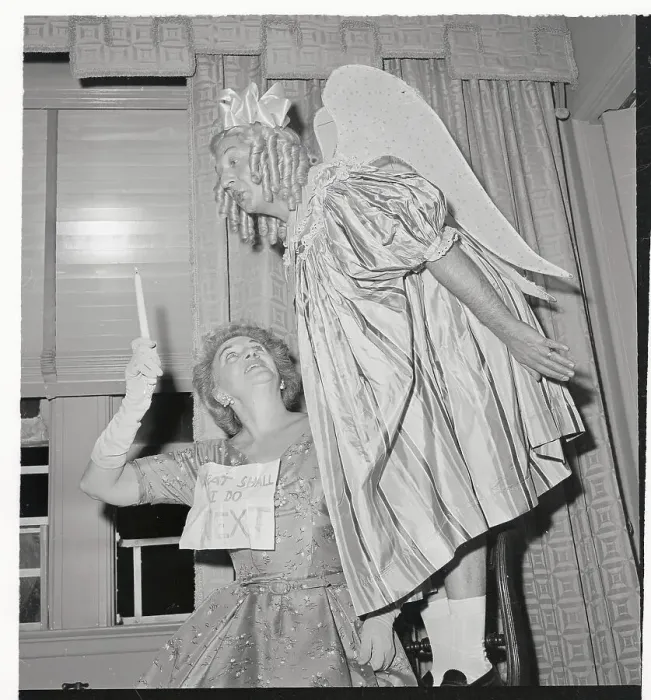 : Hermione Gingold and Robert Harris in Book Title Costumes : Hermione Gingold and Robert Harris in Book Title Costumes