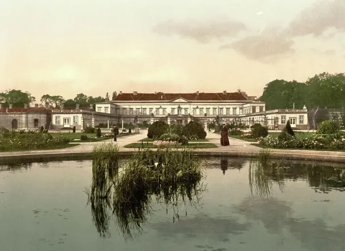 Framed Print : Herrenhausen Palace in Hanover, Lower Saxony, Germany, Historical, photochrome print from the 1890s Framed Print : Herrenhausen Palace in Hanover, Lower Saxony, Germany, Historical, photochrome print from the 1890s