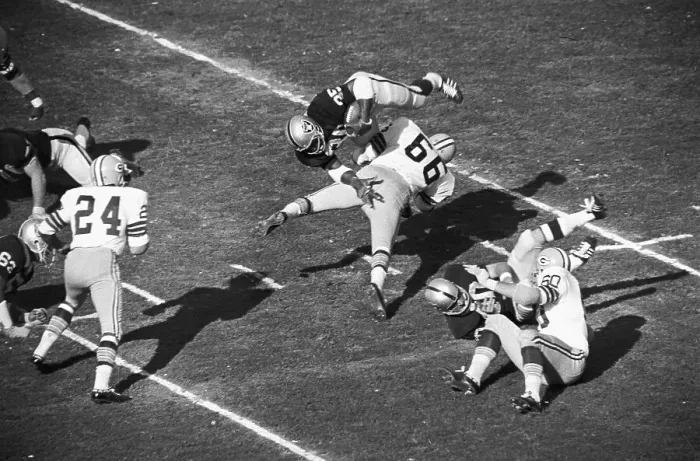 Framed Print : Hewritt Dixon and Ray Nitschke in Play Framed Print : Hewritt Dixon and Ray Nitschke in Play