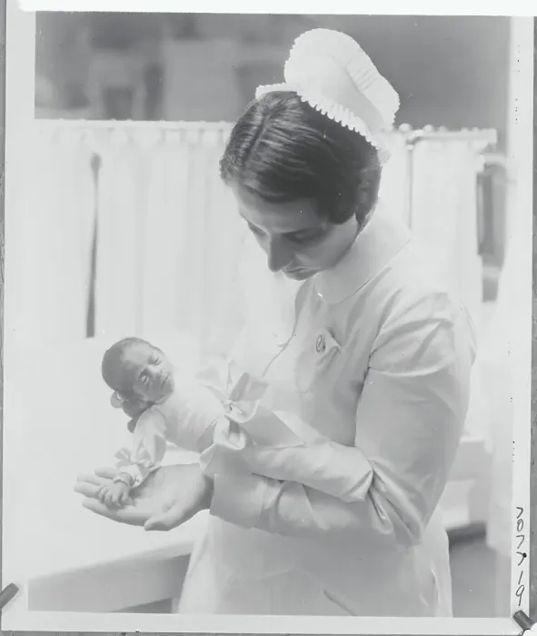 Framed Print : Hildegard Couney Holding Biago San Filipo Framed Print : Hildegard Couney Holding Biago San Filipo
