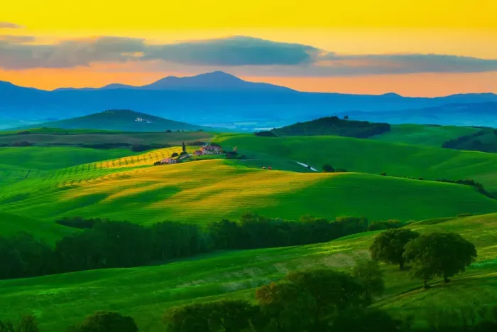 Framed Print : The hills of Tuscany at dawn