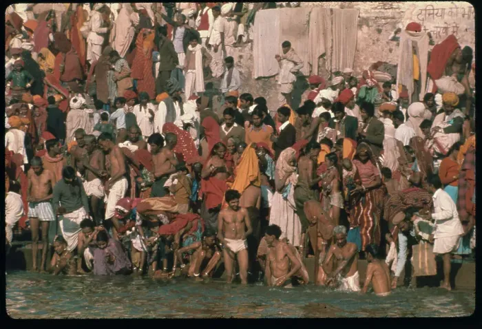 Framed Print : Hindu Pilgrims Bathing in Pushkar Lake Framed Print : Hindu Pilgrims Bathing in Pushkar Lake