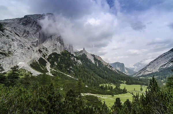 Hinterautal valley, Karwendel Mountains National Park, Tyrol, Austria, Europe