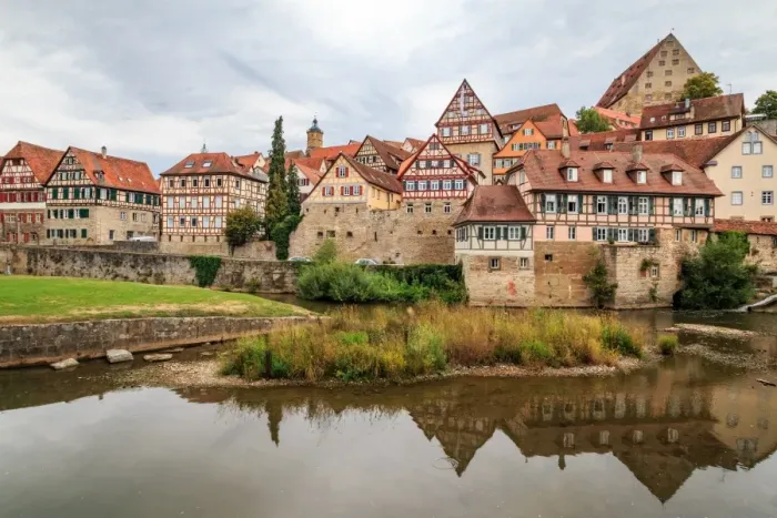 Framed Print : Historic centre of SchwAÔé¼bisch Hall on the Kocher River, Baden-WAOErttemberg, Germany