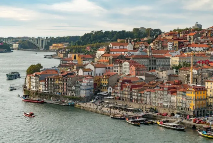 Framed Print : Historic Porto Framed Print : Historic Porto