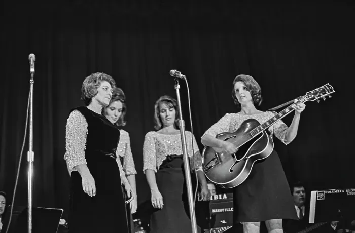 Framed Print : An Historic Reunion In Nashville Framed Print : An Historic Reunion In Nashville