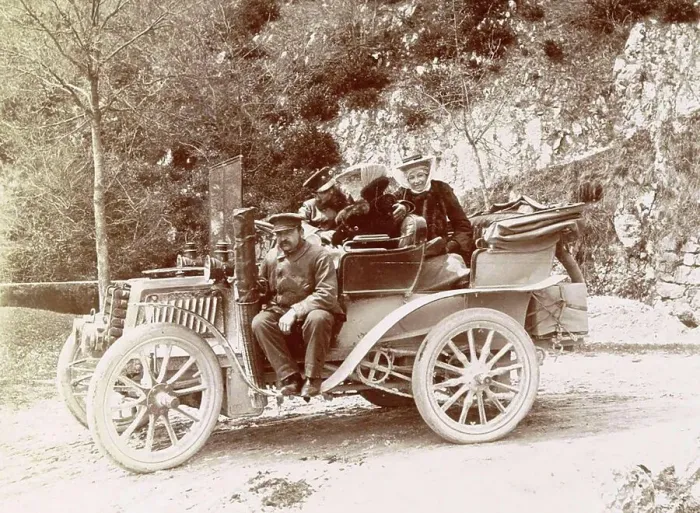 Framed Print : History of the Automobile, Society in an Automobile, probably near Aix-les-Bains, 1903, France, digitally restored reproduction from a 19th-20th century original Framed Print : History of the Automobile, Society in an Automobile, probably near Aix-les-Bains, 1903, France, digitally restored reproduction from a 19th-20th century original