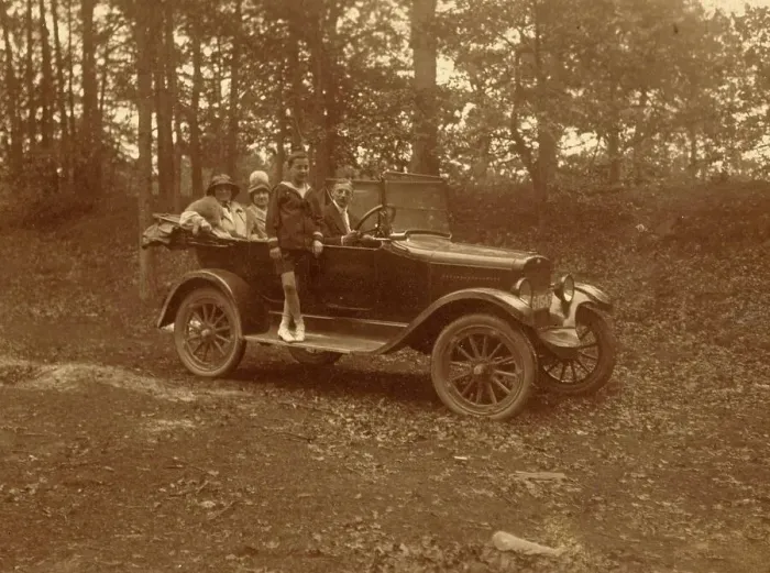 Framed Print : History of the Automobile, Travelling Company in a Car, 1915, Germany, digitally restored reproduction from a 19th-20th century original Framed Print : History of the Automobile, Travelling Company in a Car, 1915, Germany, digitally restored reproduction from a 19th-20th century original