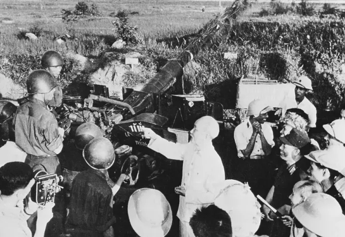 Framed Print : Ho Chi Minh Inspecting Anti Aircraft Gun Framed Print : Ho Chi Minh Inspecting Anti Aircraft Gun