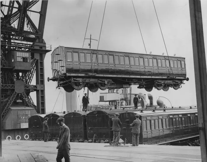 Framed Print : Hoisting Carriage Framed Print : Hoisting Carriage