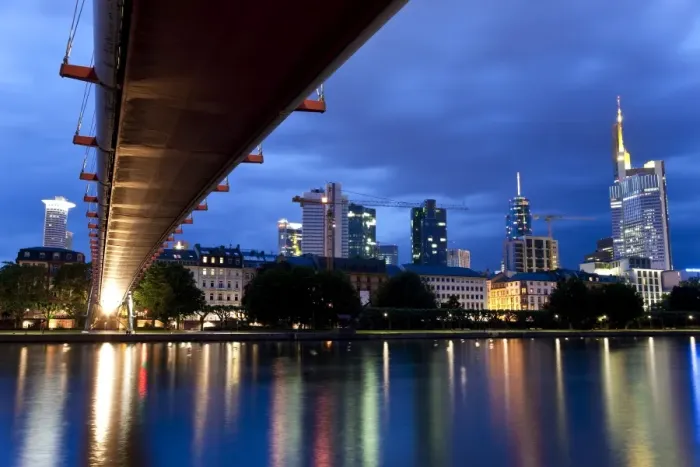Framed Print : Holbeinsteg Bridge, Frankfurt, Germany