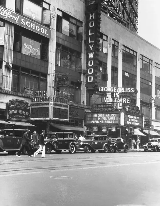 Framed Print : Hollywood Theatre Framed Print : Hollywood Theatre