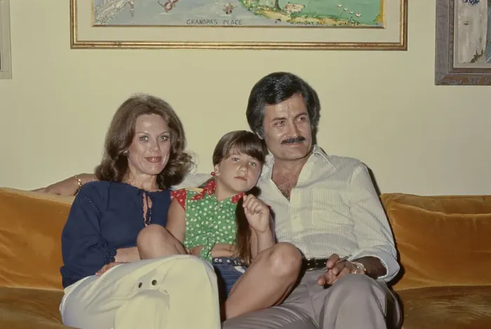 Framed Print : At Home With The Anistons