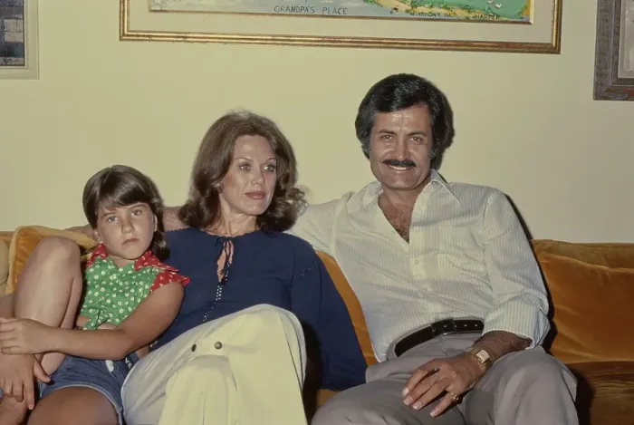 Framed Print : At Home With The Anistons