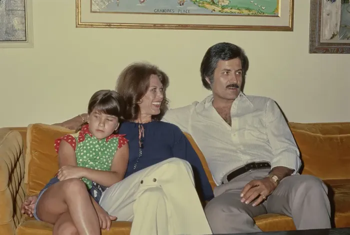 Framed Print : At Home With The Anistons