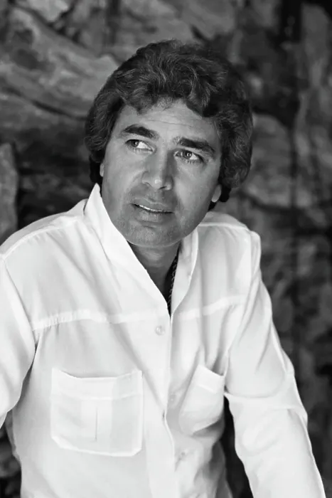 Framed Print : At Home With Humperdinck Framed Print : At Home With Humperdinck
