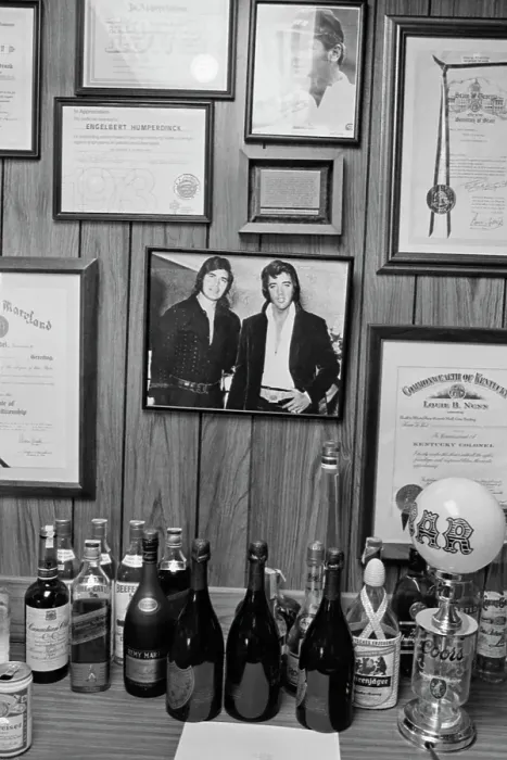 Framed Print : At Home With Humperdinck Framed Print : At Home With Humperdinck