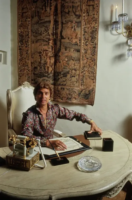 Framed Print : At Home With Humperdinck Framed Print : At Home With Humperdinck