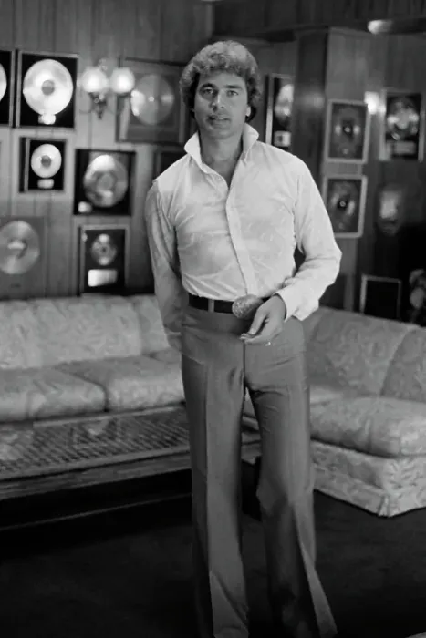 Framed Print : At Home With Humperdinck