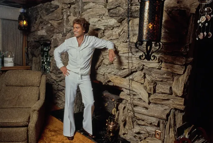 Framed Print : At Home With Humperdinck