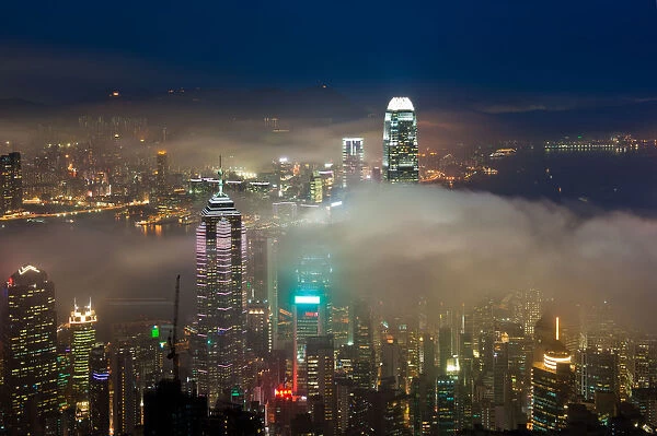 Hongkong fog at night