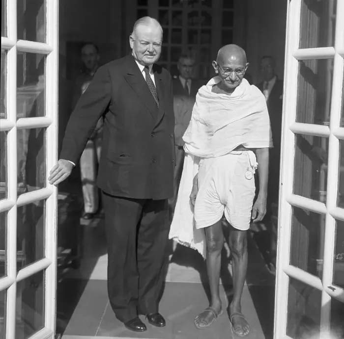Framed Print : Hoover And Gandhi Leaving Viceroy'S Hous Framed Print : Hoover And Gandhi Leaving Viceroy'S Hous