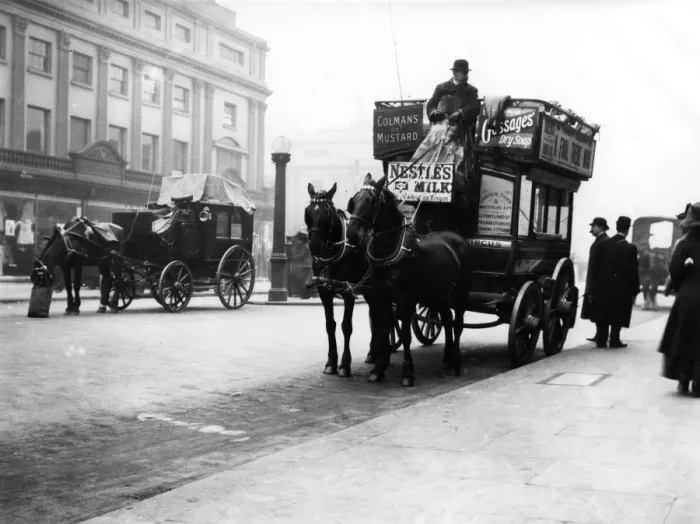 Framed Print : Horse Bus. 1900: A garden-seat horse-drawn bus in London Framed Print : Horse Bus. 1900: A garden-seat horse-drawn bus in London