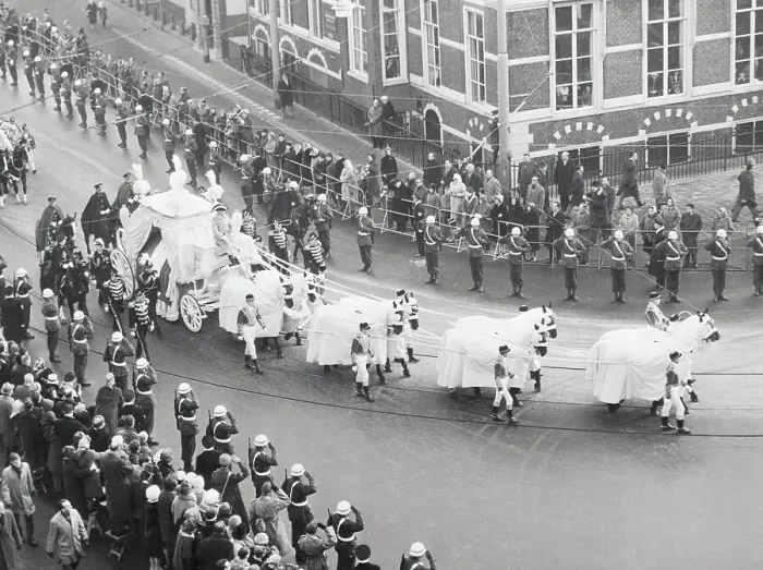 Framed Print : Horses Pulling Carriage with Queen Wilhelmina's Casket Framed Print : Horses Pulling Carriage with Queen Wilhelmina's Casket