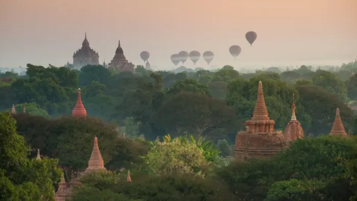 Framed Print : hot air balloon in Bagan Framed Print : hot air balloon in Bagan