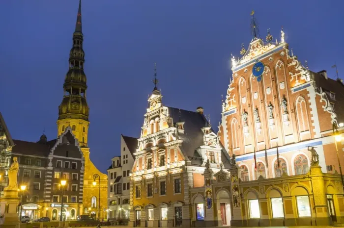 Framed Print : House of the Blackheads and spire of St. Peters Church at dusk. Ratslaukums Town Hall Square, Riga, Latvia Framed Print : House of the Blackheads and spire of St. Peters Church at dusk. Ratslaukums Town Hall Square, Riga, Latvia