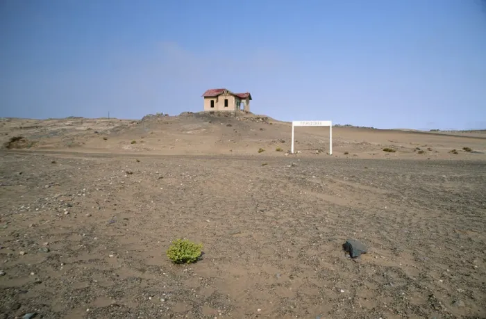 Framed Print : A House on a Hill in the Desert Framed Print : A House on a Hill in the Desert
