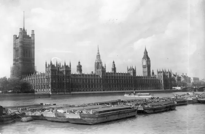 Framed Print : Houses Of Parliament Framed Print : Houses Of Parliament