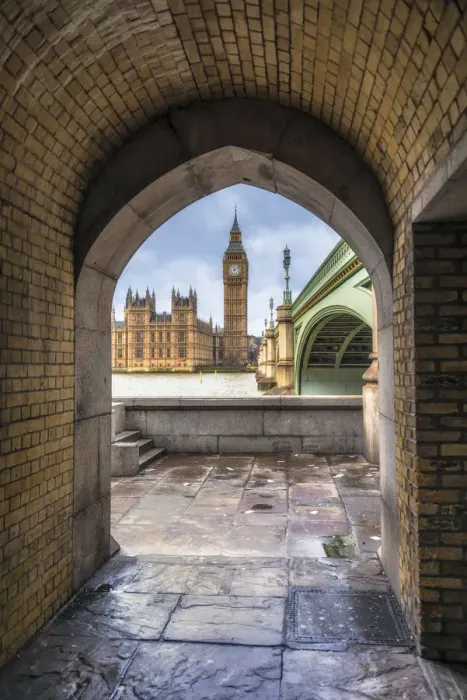 Framed Print : The Houses of Parliament and the Westminster Bridge Framed Print : The Houses of Parliament and the Westminster Bridge