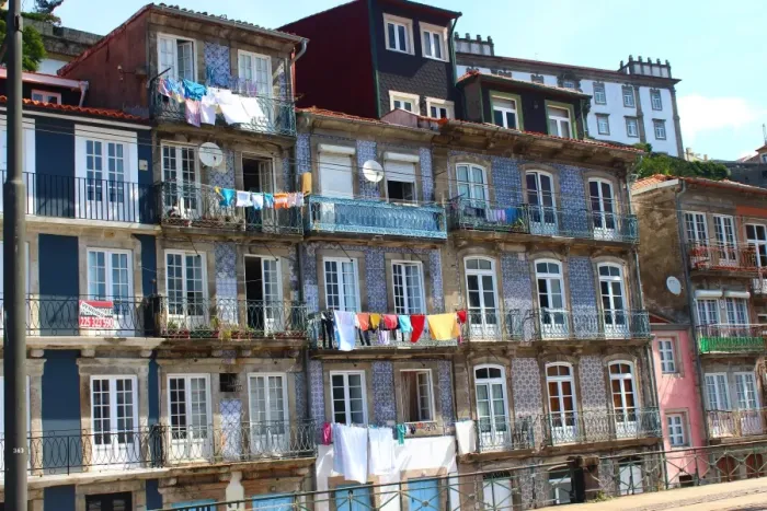 Framed Print : Houses in the Ribeira district of Porto Framed Print : Houses in the Ribeira district of Porto